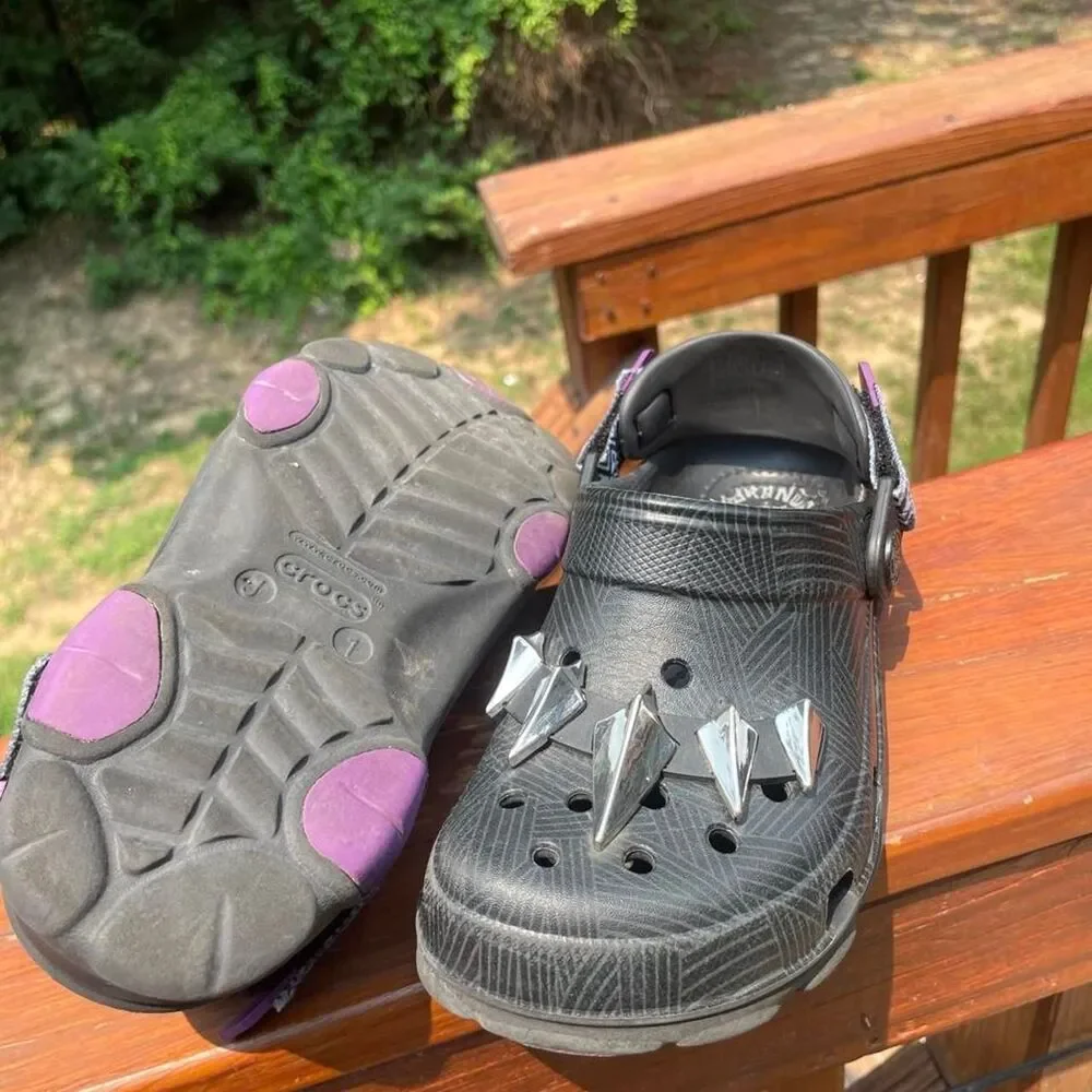Youth 1 Crocs x Marvel Black Panther Black and Silver Clogs